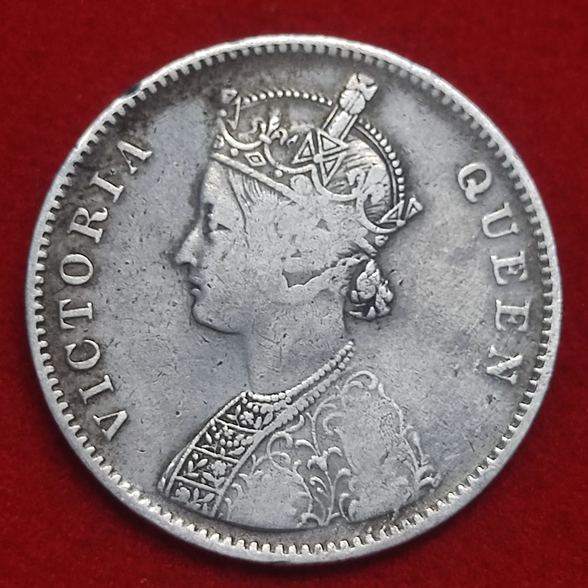1862 Victoria Queen One Rupee Silver Coin - Image 2